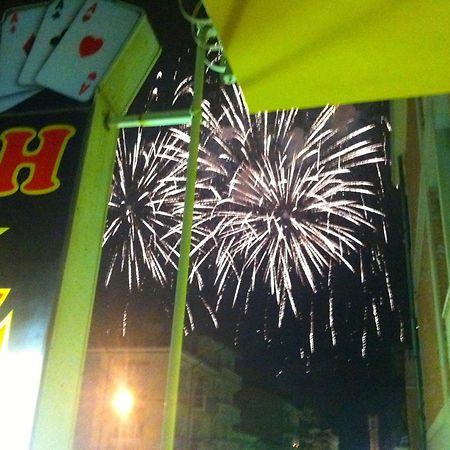 Hotel I 4 Assi Viareggio Bagian luar foto